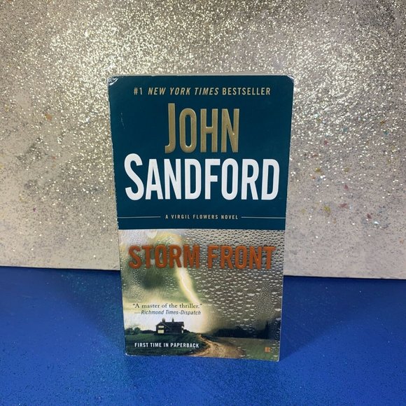Storm Front ~ A Virgil Flowers Novel ~ by John Sandford ~ Paperback - Picture 1 of 9